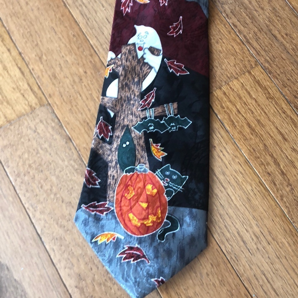 Halloween necktie